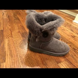 Kids ugg grey boots-size 3